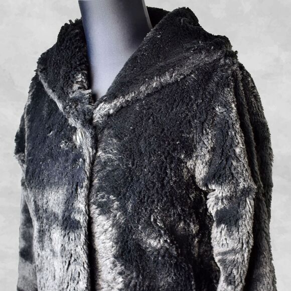 Patagonia Girls Size XL /14 Black Fuzzy Faux Fur Fleece Shawl Collar Jacket - Picture 1 of 7